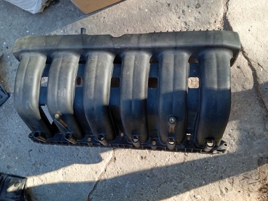 Продам на бмв е34 впускний колектор м50б25