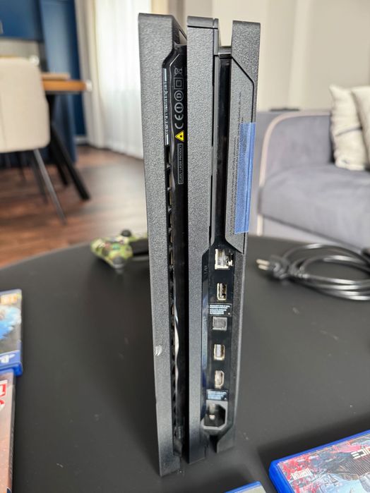 Konsola PS4 PRO 1TB używana 1 pad moro