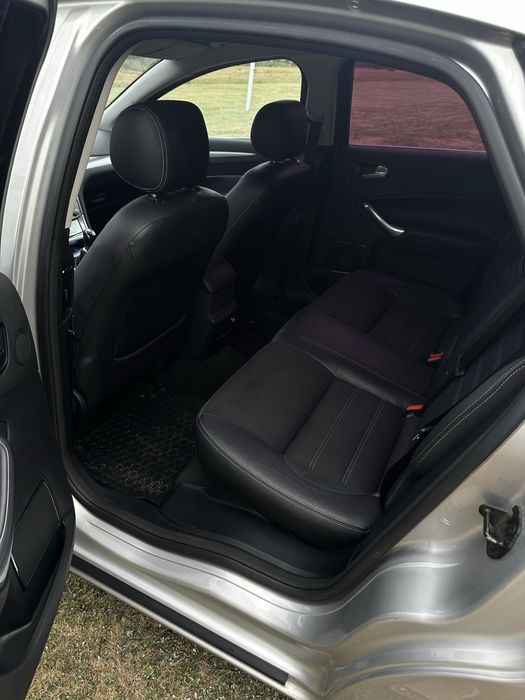Ford Mondeo Hatchback MK4