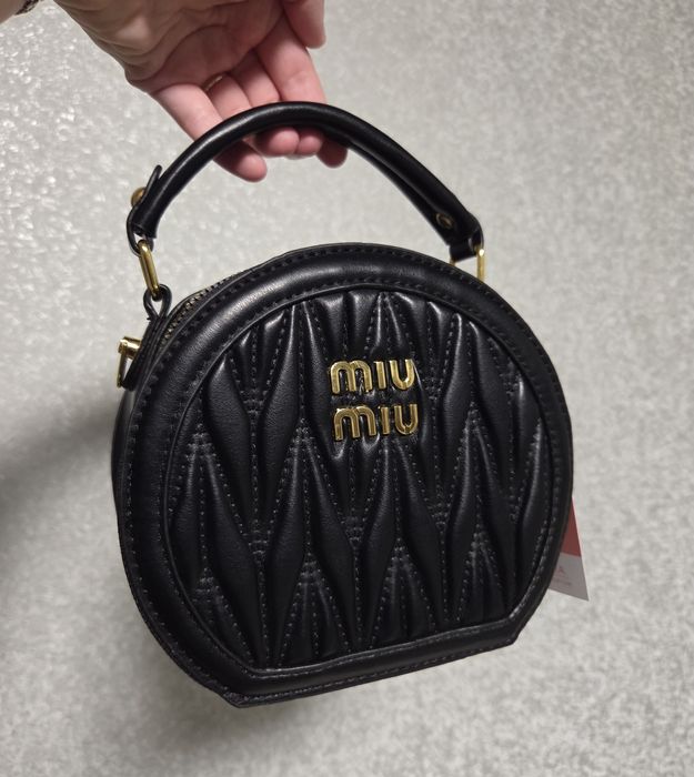 Дуже гарна новинка, Miu miu в двох кольорах