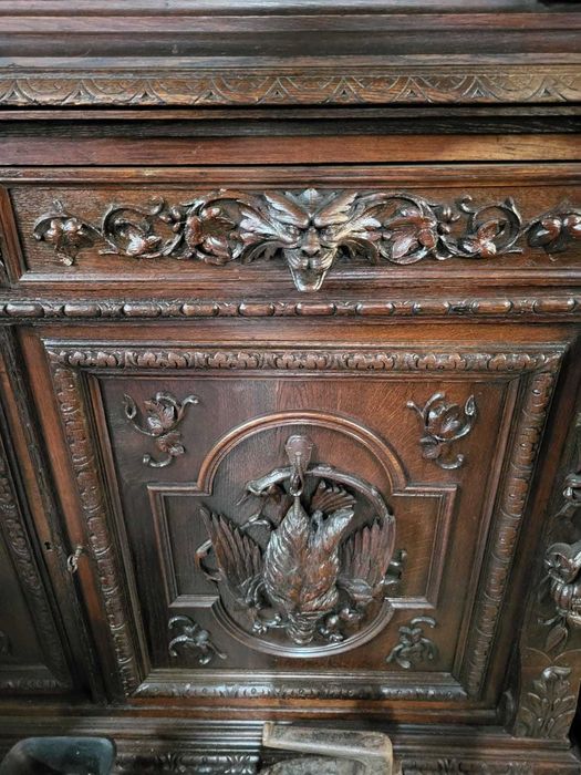 Kredens myśliwski antyk wysoki