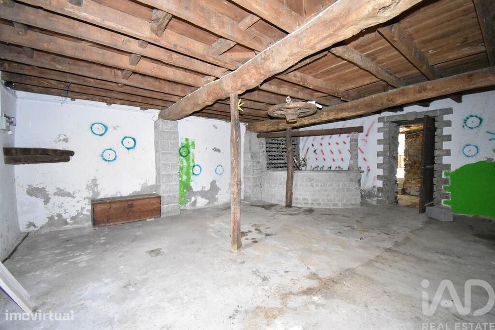 Casa tradicional T3 em Miranda do Corvo de 220,00 m2