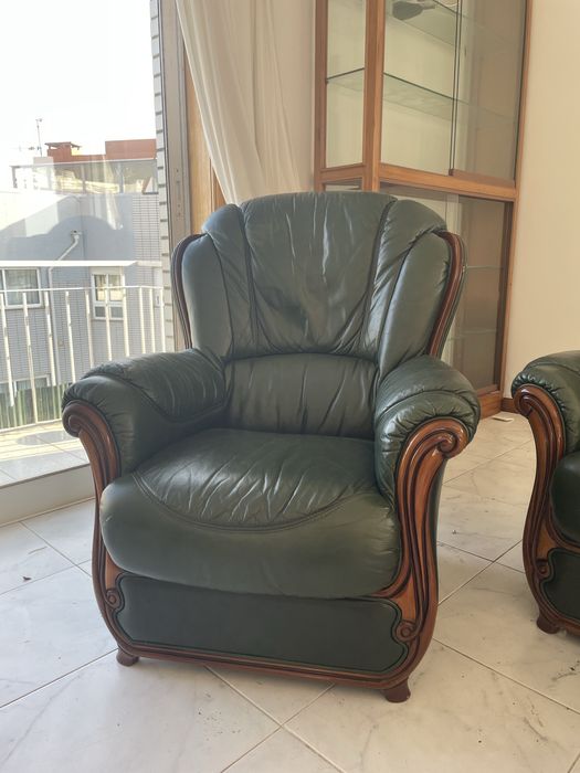 Conjunto de Sofá em Pele Verde – Sofá, Pufe e Poltrona