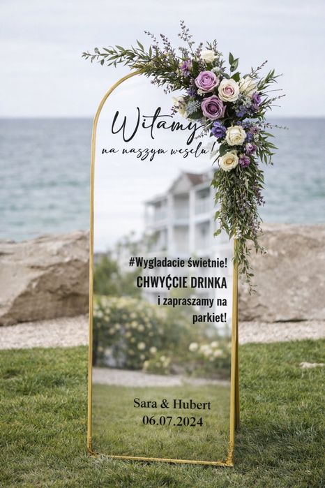 Napis love / miłość , ciężki dym , neon , balon z helem