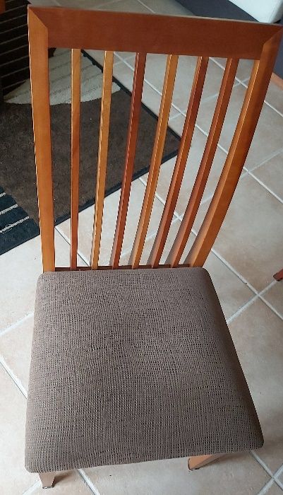 Mesa de sala de jantar NOVA com 4 cadeiras e 2 cadeirões