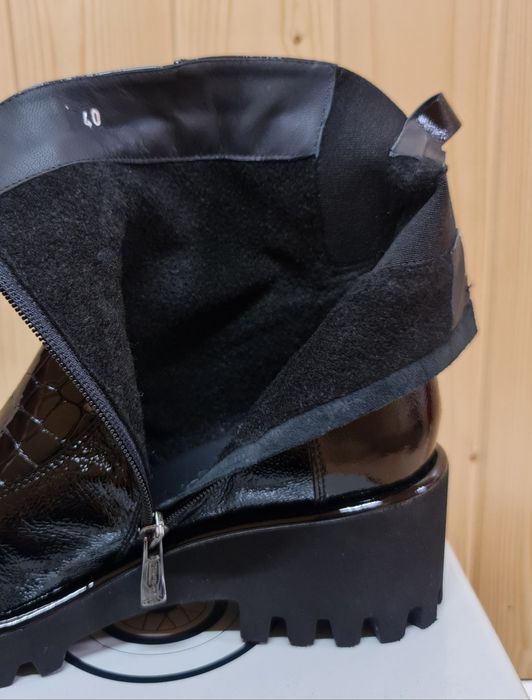 Італійське жіноче взуття ботінки ботильйони фірми Kelton р.41