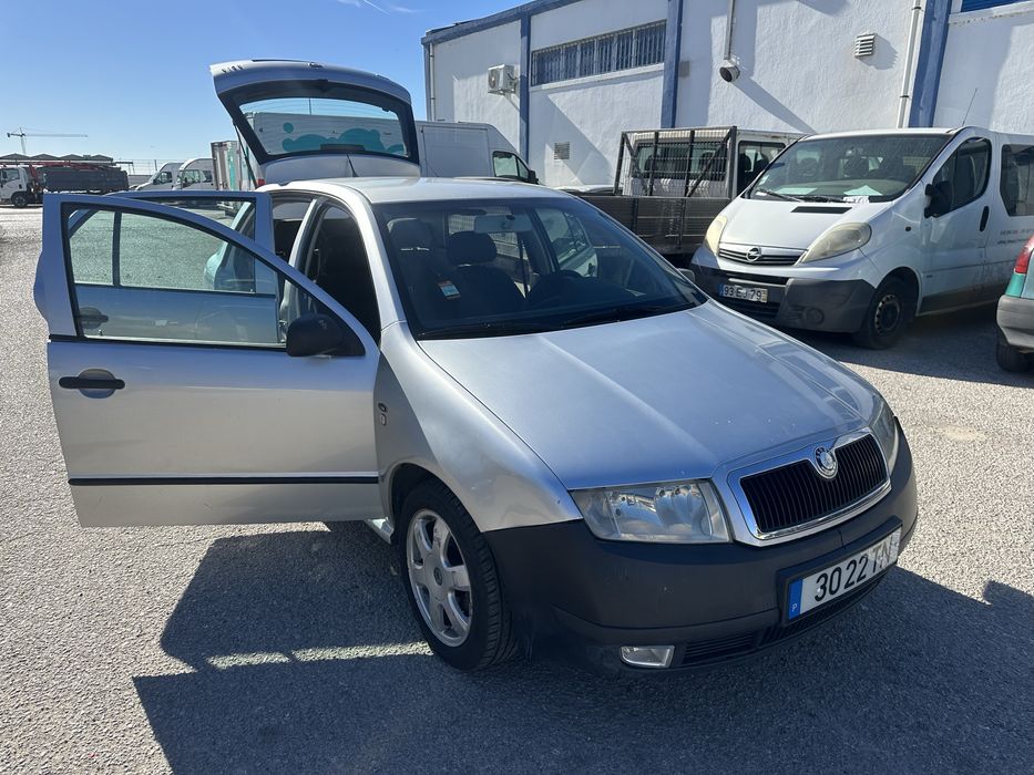 Skoda Fábia – 1.4 / 1.6 16v *Automatico*