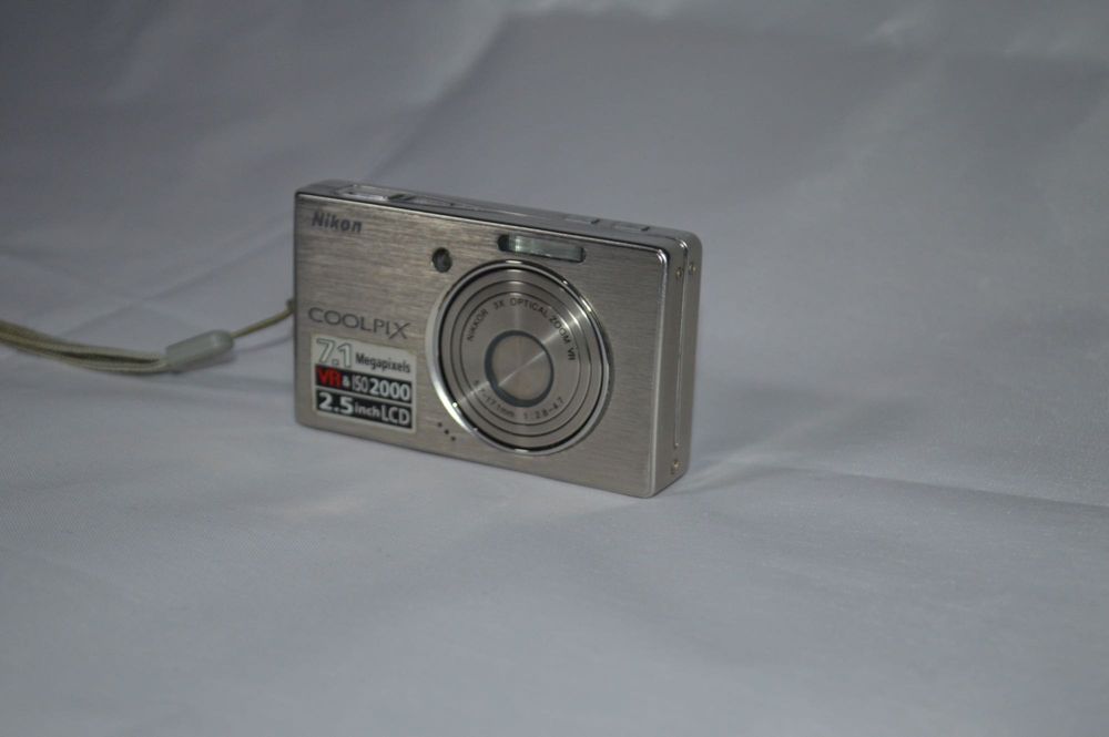 Nikon Coolpix S500 7.1MP 3x Zoom Full HD стильний металевий корпус/ 3x оптичний зум