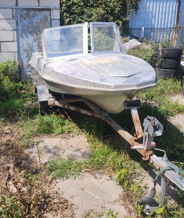 Лодка Обь-м 1977г с лафетом