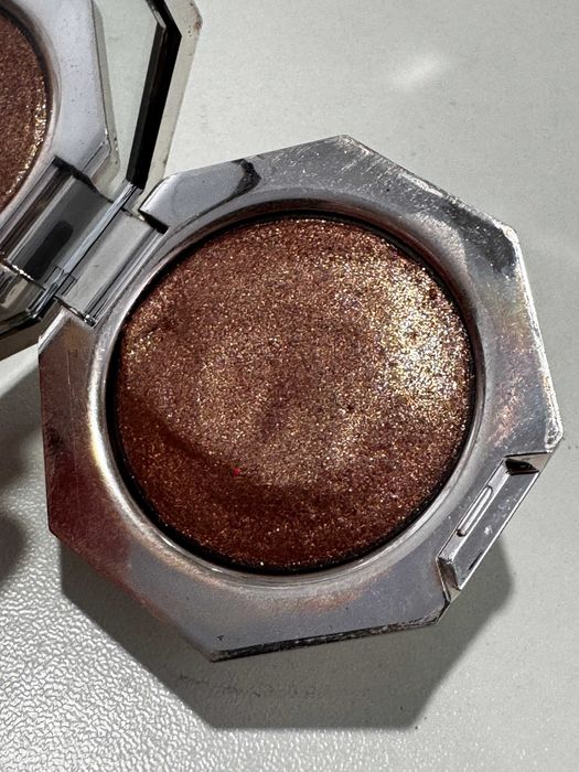 Хайлайтер для тіла та обличчя Fenty Beauty by Rihanna Diamond