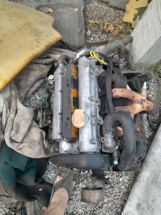 Опель  вектора  в мотор 1.8 інжектор