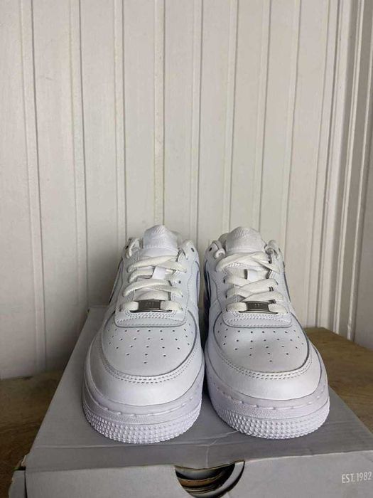 Buty używane Nike Air Force 1 Low org białe skorzane 38
