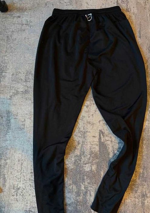 Oryginalne spodnie Nike sprzedam