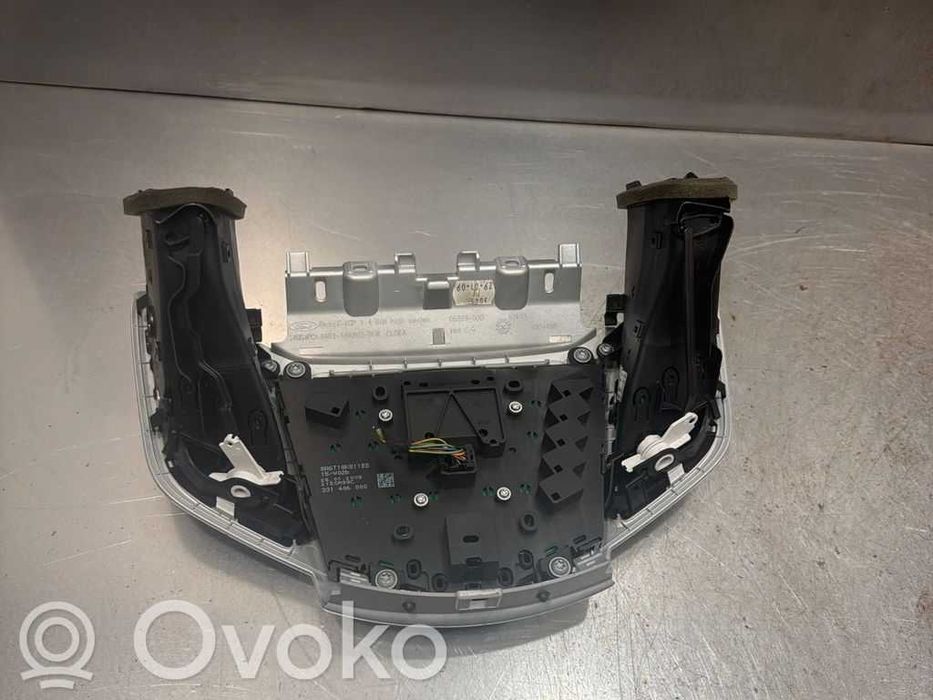 Consola central completa ref: 8A6T18K811BD p/ Ford Fiesta Mk6 2009