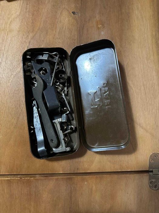 Máquina Costura PFAFF 130 Elétrica c/móvel