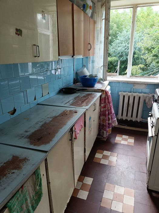 Продам кімнату Оболонська 45