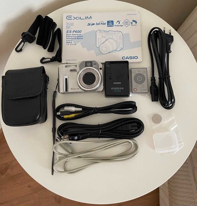 Цифрова компактна камера Casio Exilim EX-P600