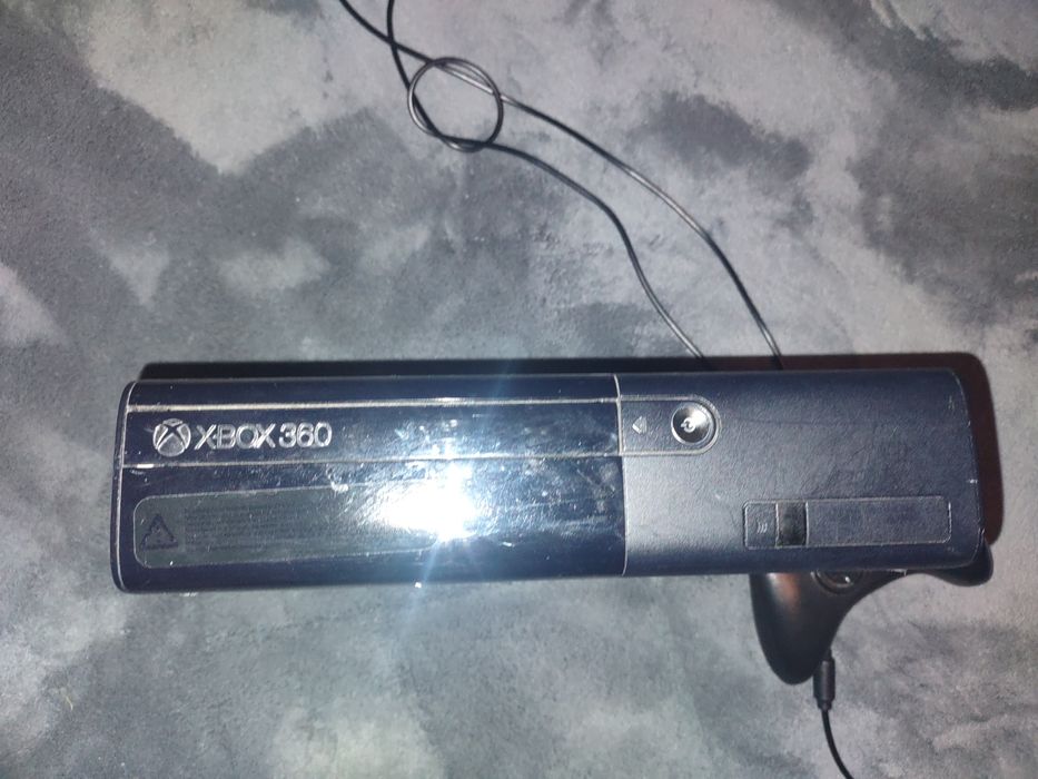Konsola Xbox 360e