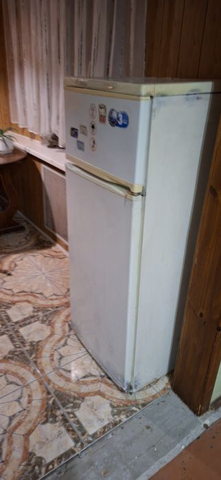 Продам холодильник