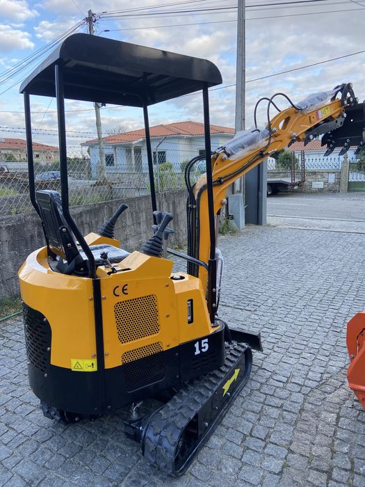 Mini Escavadora giratoria 1,5 ton 20 cv com muitos acessorios