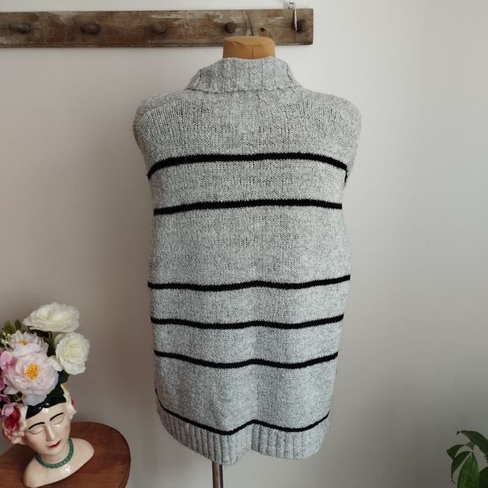 Sweter Sinsay S – miękki, ciepły, w paski