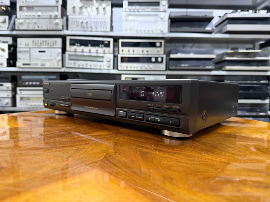 Odtwarzacz płyt CD Technics SL-PG490 Audio Room