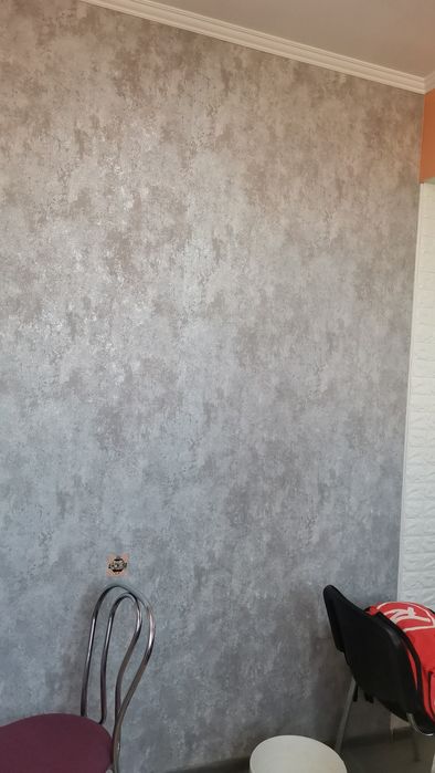 Поклейка шпалер(обоїв)