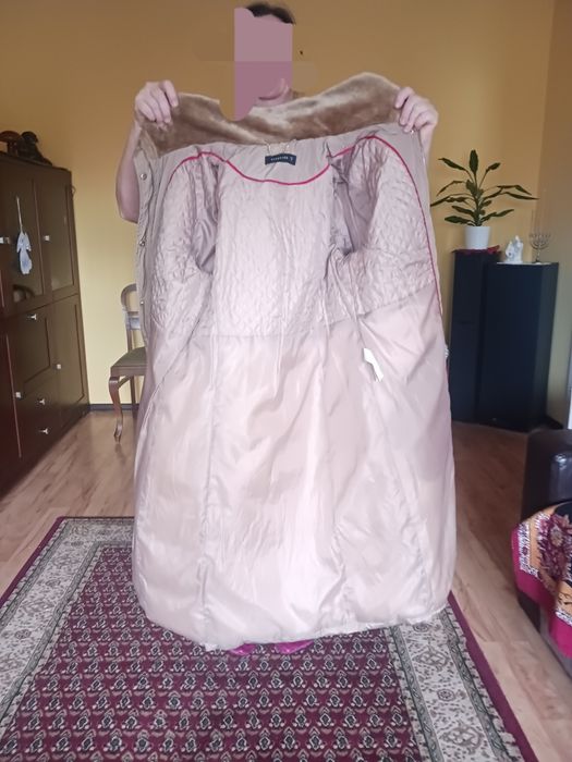 Zimowy plasz Reserved w kolorze karmelowym