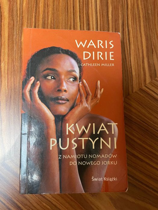 Kwiat pustyni książka