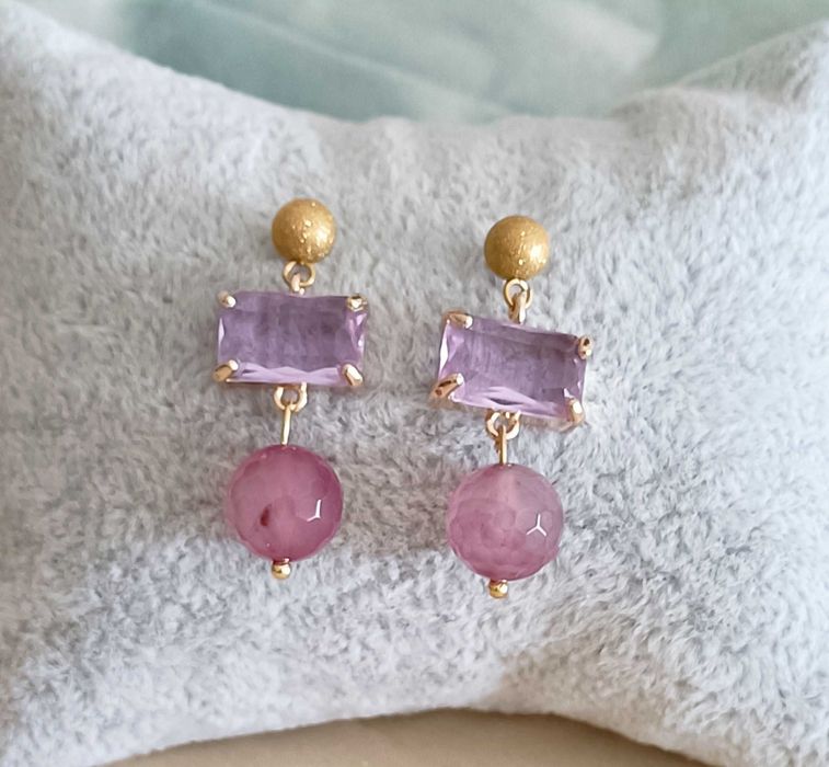 Brincos feitos à mão