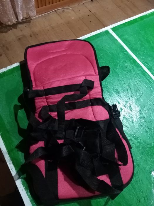 Продам дитячі крісла 2 шт