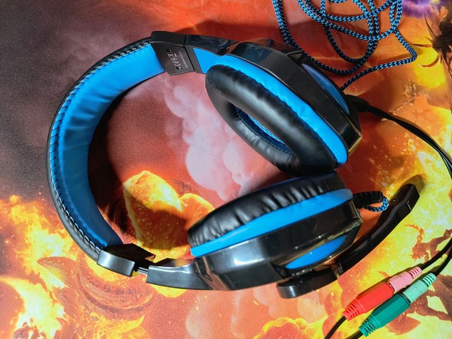 Продам дротові навушники з мікрофоном ДЕШЕВО