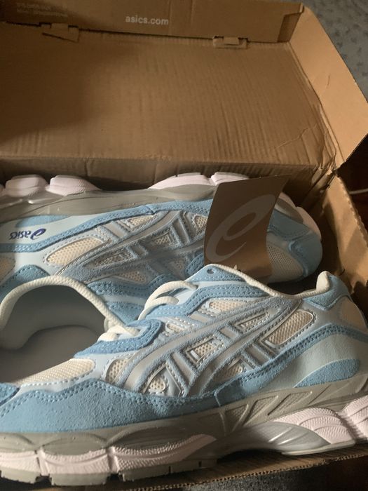Asics branco e azul