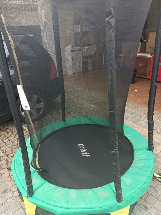 Trampolim de criança.