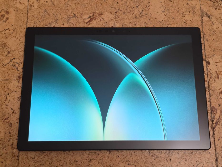 Tablet Microsoft Surface Pro 7+ (plus) w świetnym stanie