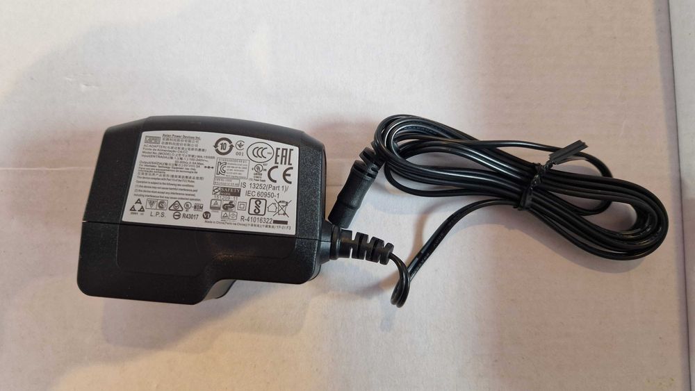 Zestaw kabli i akcesoriów komputerowych / AV – VGA, USB, RCA, DVI, zasilacz