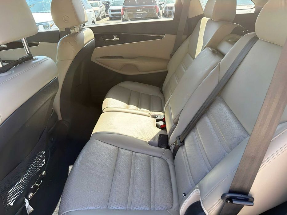 Kia Sorento      2018