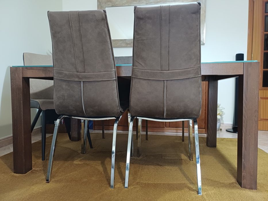 Mesa de Jantar com 6 cadeiras