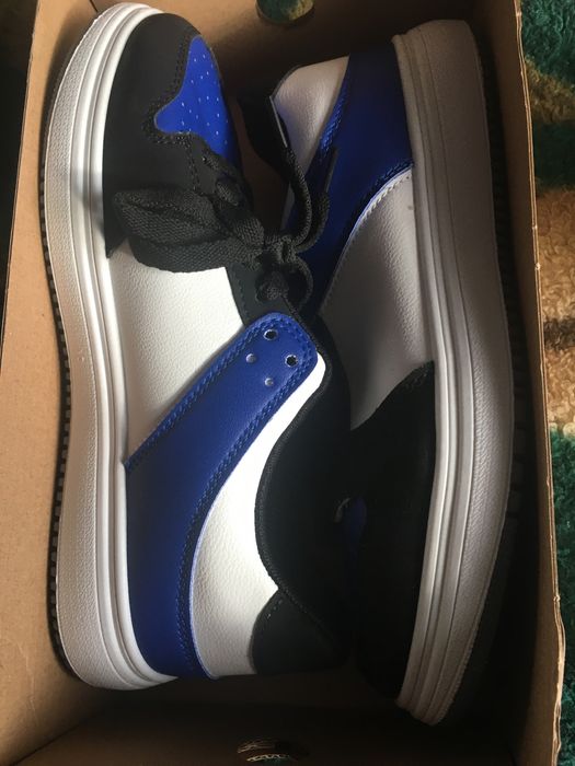 Кросівки нові підліткові SWIN