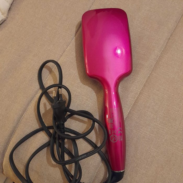 Escova modeladora Babyliss 3D Liss Brush HSB100E