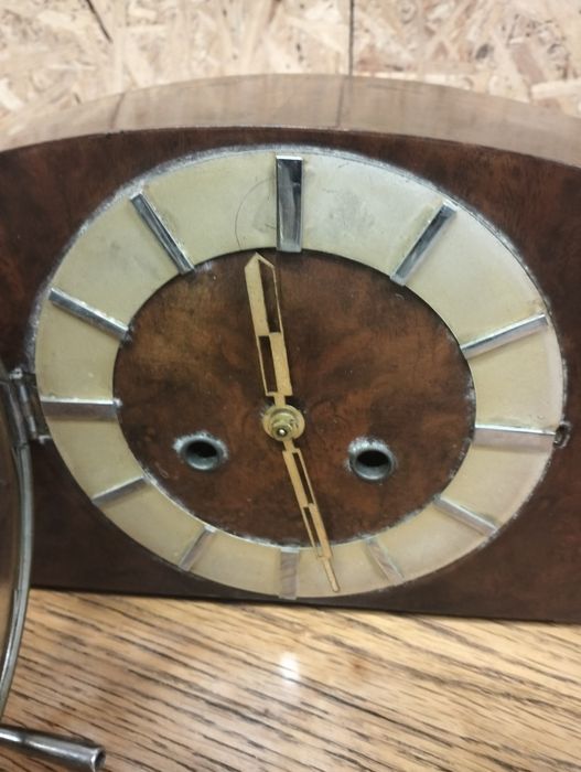 Bufetowy zegar art-deco A35