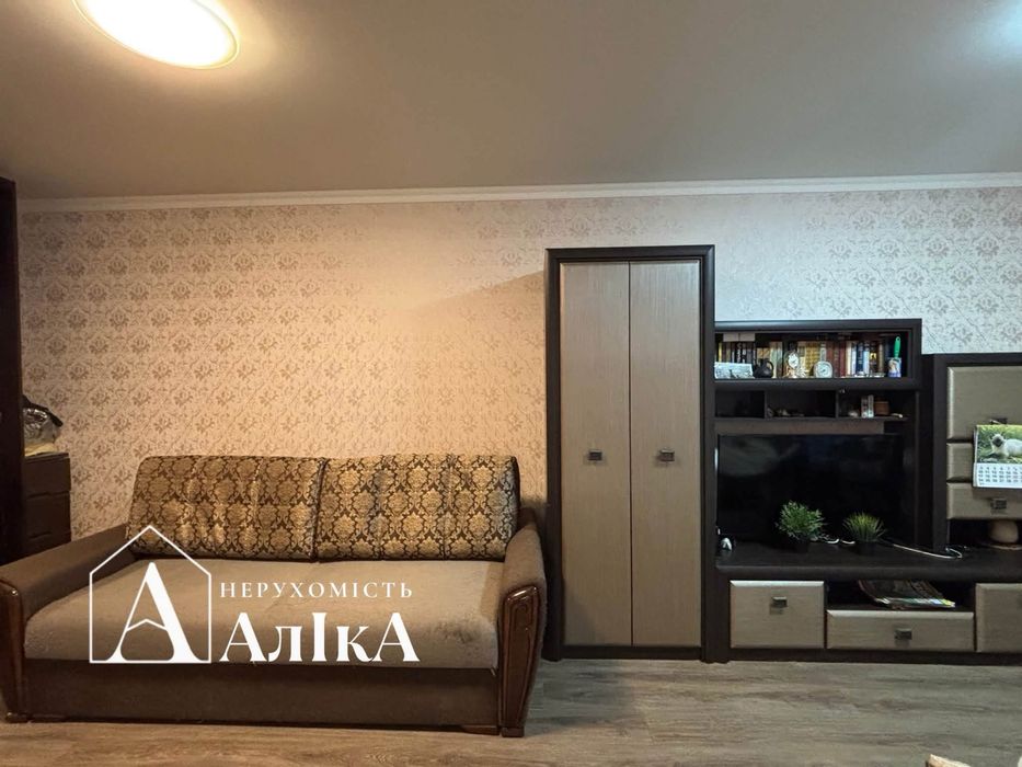 Продам 1-кімнатну квартиру в новому будинку з окремим входом