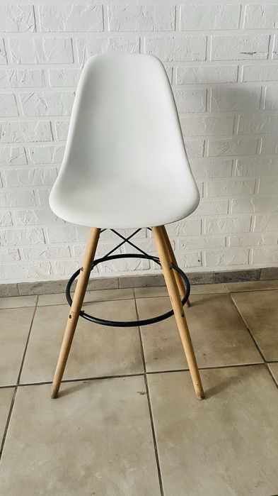 Стул барний білий