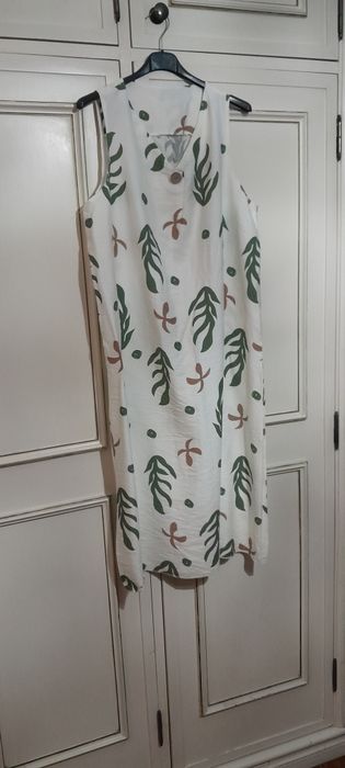 Vestido branco com algas comprido