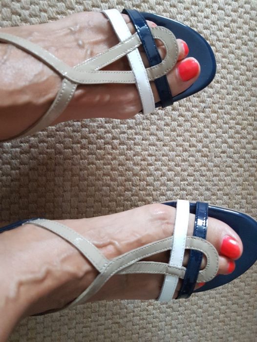 sandálias azuis ,branco e camel, verniz pele genuina novas