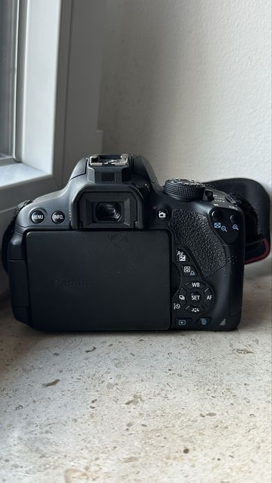 Máquina fotográfica e acessórios