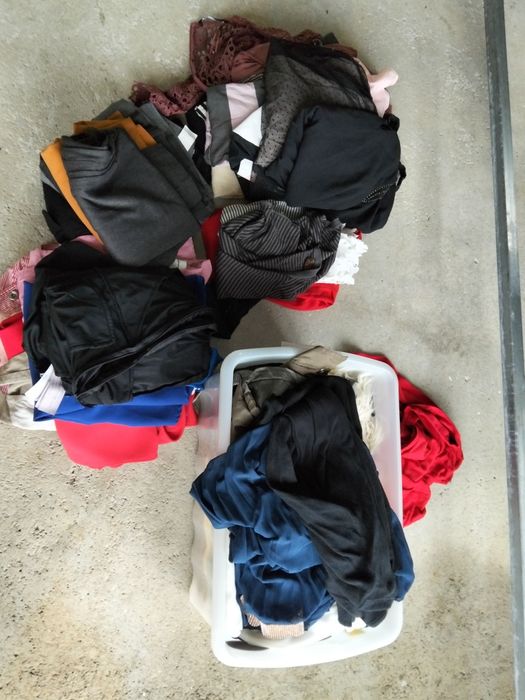 Roupa senhora em bom estado