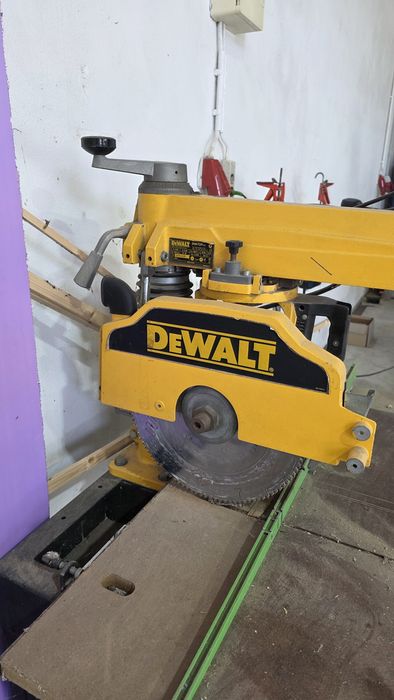 Serra Radial DeWalt 729