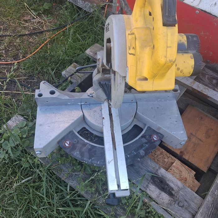 Dewalt dw707 ukośnica piła tarczowa
