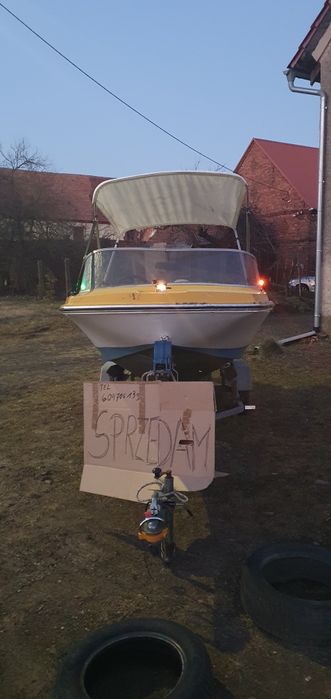 Motorówka  łódka z silnikiem